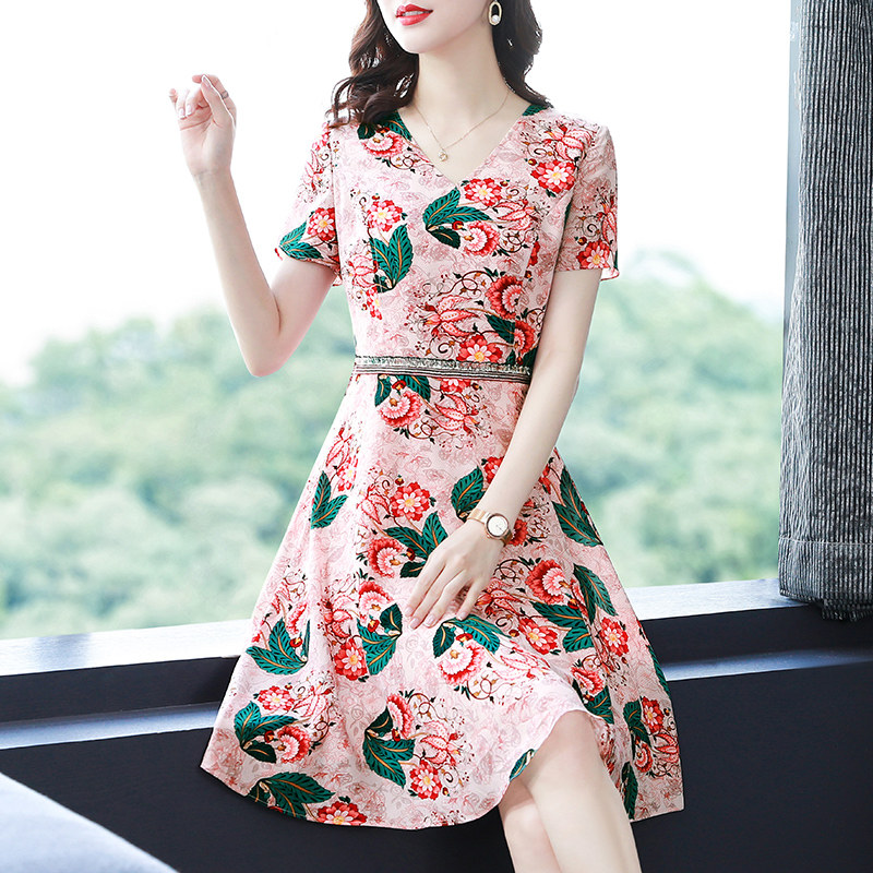 印花连衣裙时尚2022新款夏季气质雪纺短裙v领高档中年女士裙子