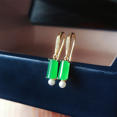 缅甸翡翠耳饰冰种翡翠玉柱耳钉