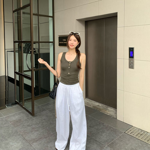 巨好看的修身显瘦纽扣U领背心女夏外穿2026新款高级感绝美小吊带