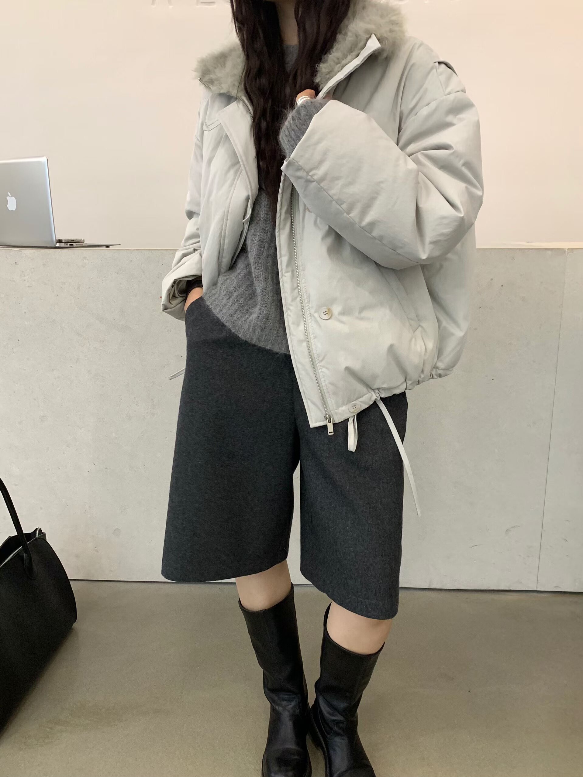 韩系拼接羊羔毛翻领短款羽绒服