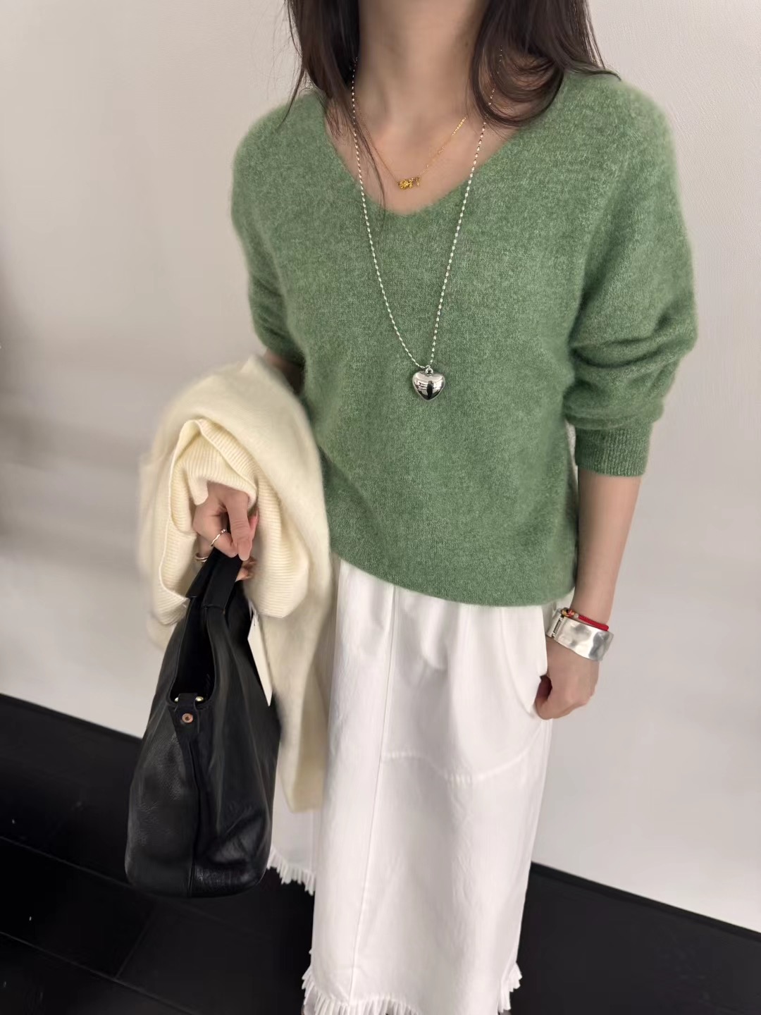 韩国东大门秋冬新款套头V领羊绒衫纯色毛衣宽松慵懒风针织打底衫