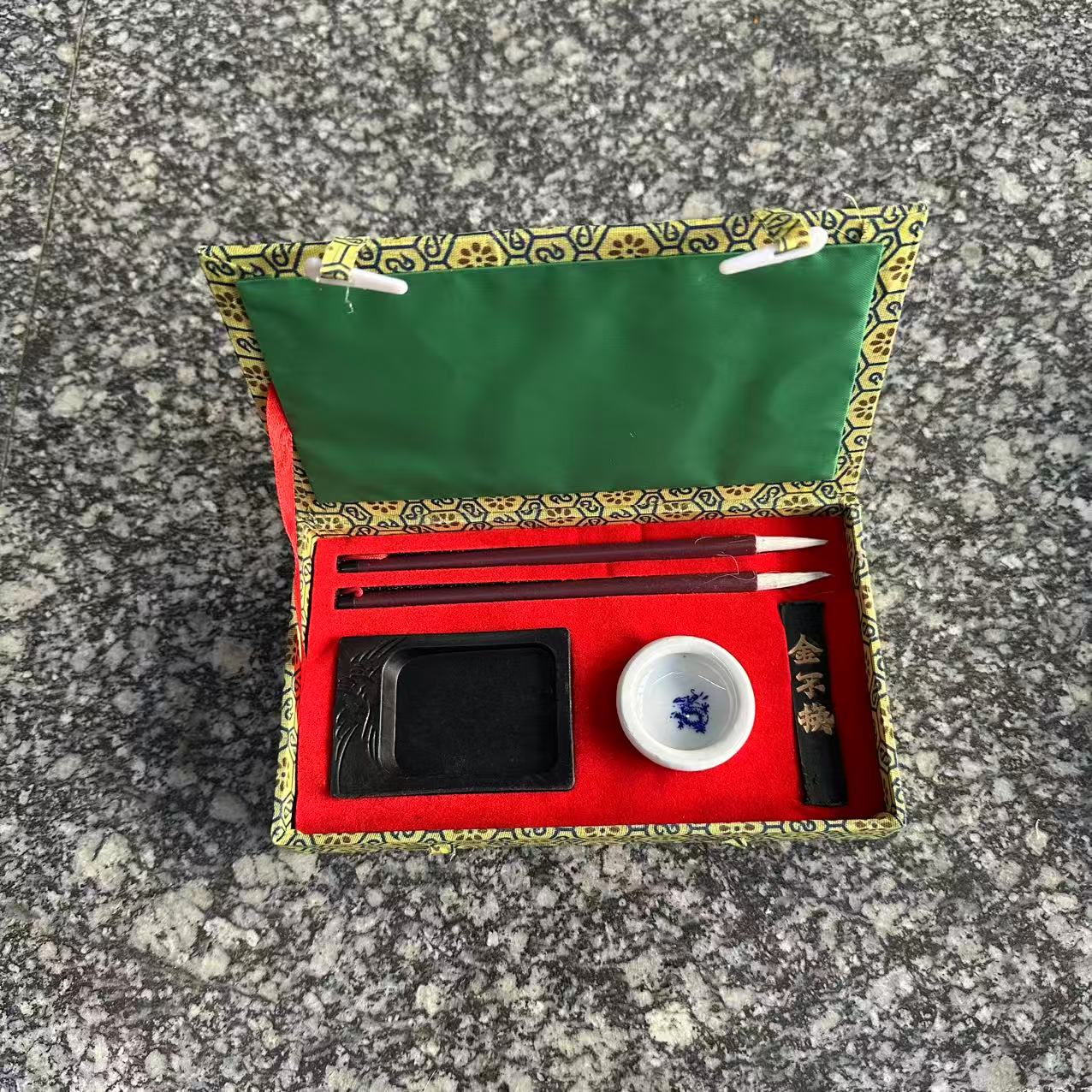 风水用文房四宝套装盒装笔墨纸砚图片