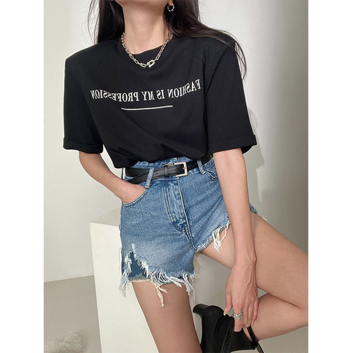 韩版高腰破洞洗水A字牛仔短裤女