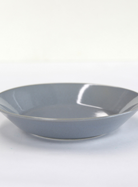 日本Aito日式陶瓷盘摩登色家用餐盘菜盘子深盘汤盘餐具灰色20.7cm