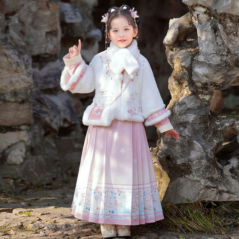 汉服女童冬季马面裙套装2025秋冬新款中国风儿童新年过年拜年衣服