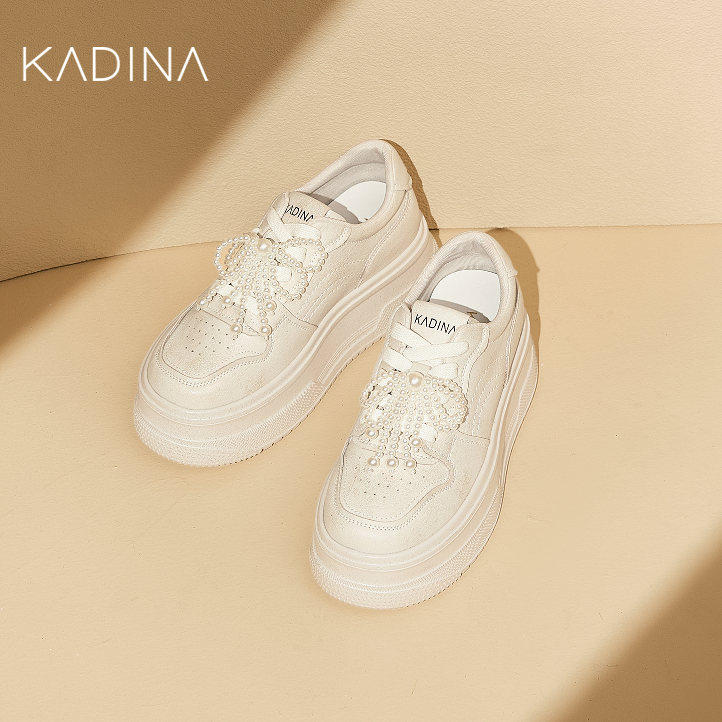 卡迪娜厚底珍珠蝴蝶结小白鞋女25秋新款运动鞋板鞋KCL251909