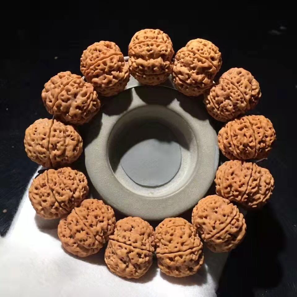 手机实拍 弥刻尼泊尔大金刚6瓣23mm芒星爆肉蜂窝菩提子手串男红皮