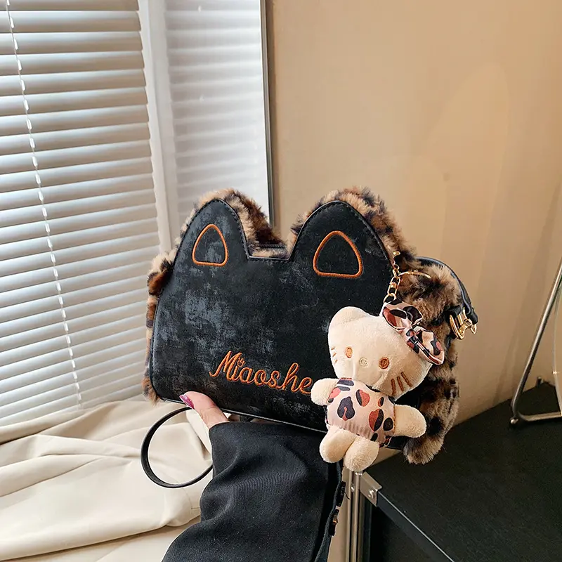 欧美复古包包女2025新款单肩包时尚个性异型猫耳朵可爱小包斜跨包