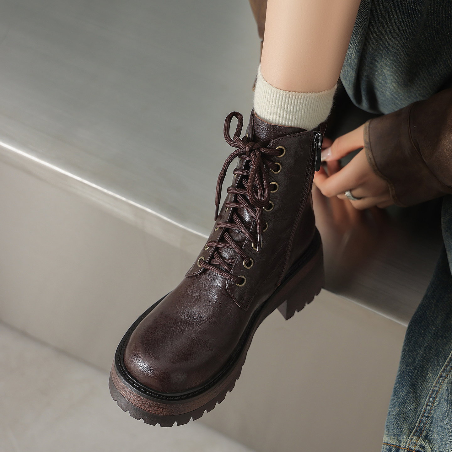 高端真皮系带厚底马丁靴女秋冬