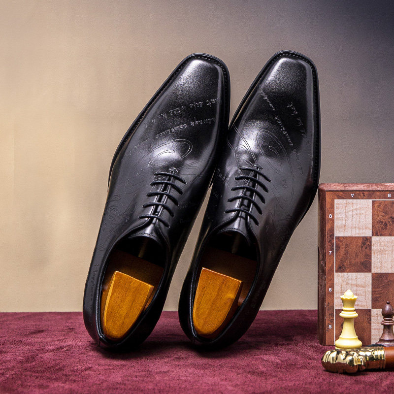 新款方头商务皮鞋真皮英文字母正装西装皮鞋男士系带潮流欧版男鞋