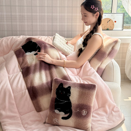 卡通可爱加厚抱枕被子两用二合一办公室午睡毯子车用折叠沙发靠枕