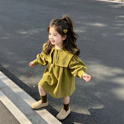 女童大翻领连衣裙2026秋季新款儿童绿色长袖裙宝宝时尚宽松公主裙