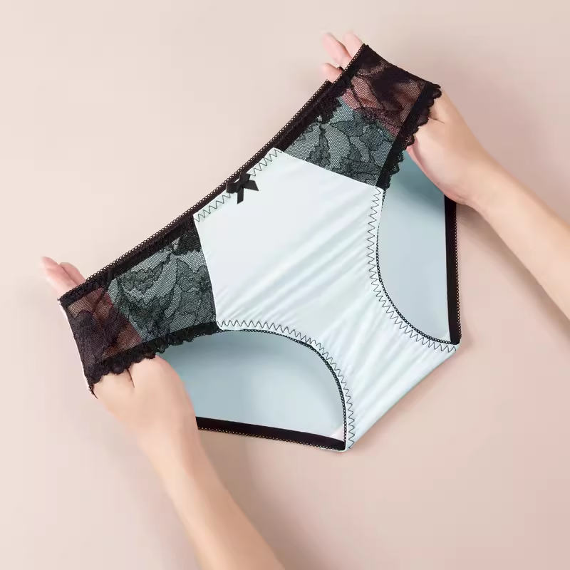 超薄冰丝小香风薄款透气内裤女生性感法式蕾丝镂空中腰三角裤女士