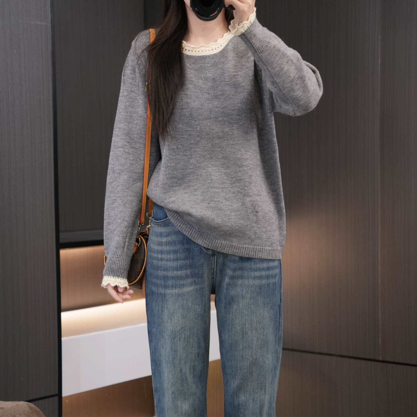 闭眼入设计感花边圆领百搭毛衣