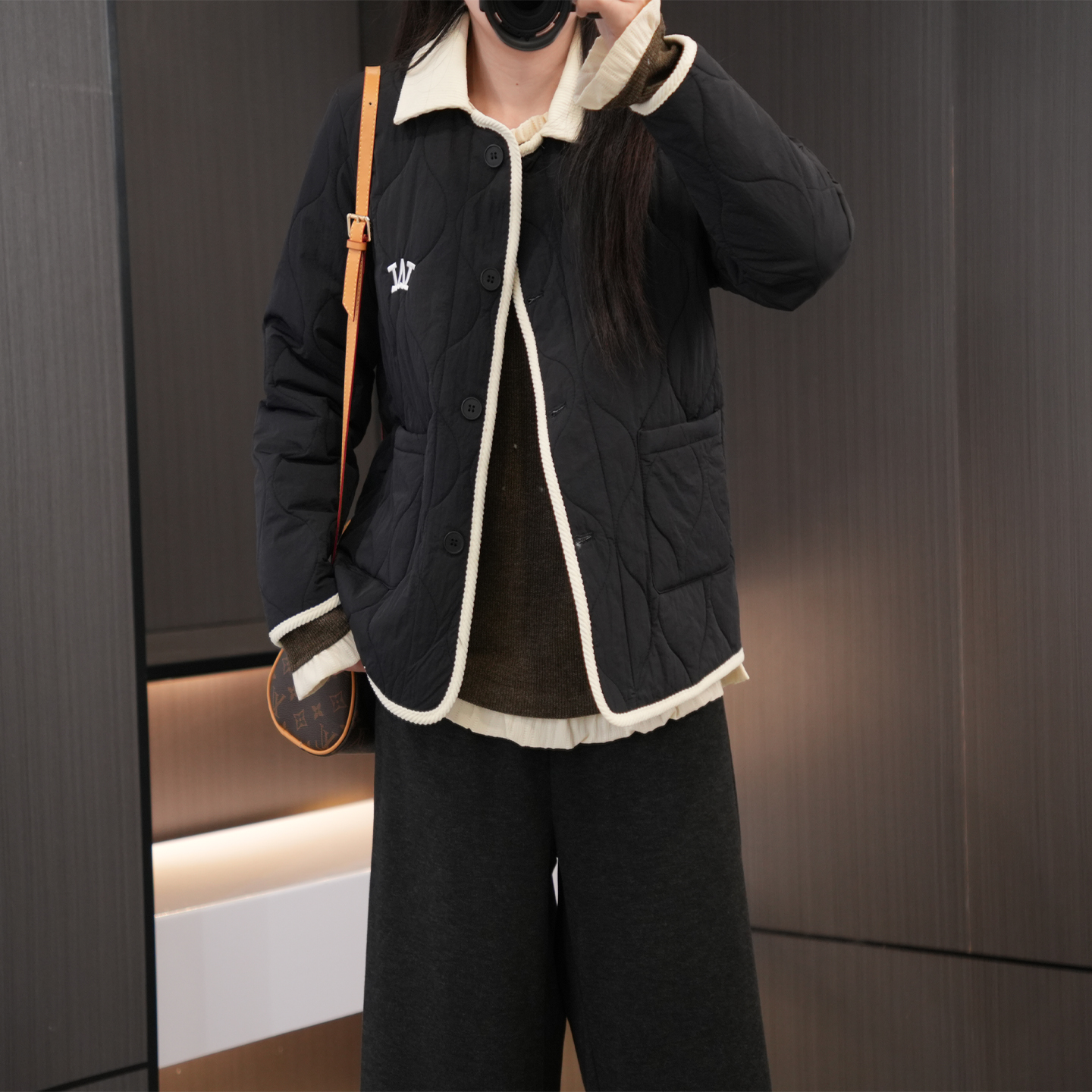 闭眼入冬季时尚撞色拼接翻领棉服