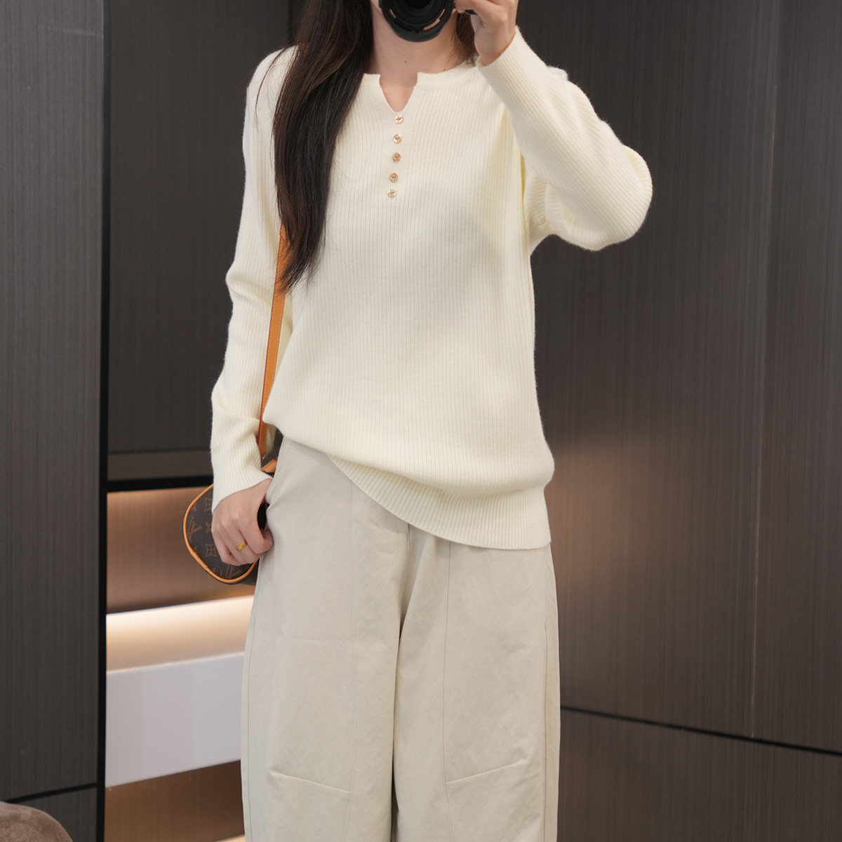 韩系大码超弹力小V领纯色针织衫秋季200斤胖妹妹宽松百搭显瘦毛衣,女装/女士精品,大码内搭,淘宝优惠券,粉丝福利购,淘宝优惠卷