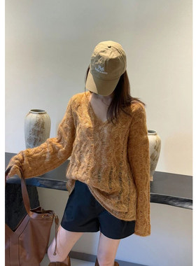 混纱麻花编织V领豆豆纱毛衣女