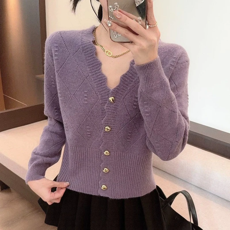 温柔软糯灯笼袖镂空毛衣上衣