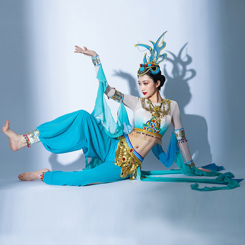 敦煌飞天大漠异域舞蹈服