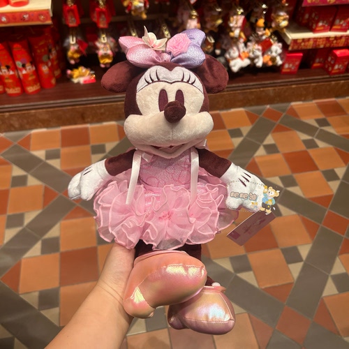 香港迪士尼2026春日情人节米妮毛绒公仔挂件包包随手杯周边