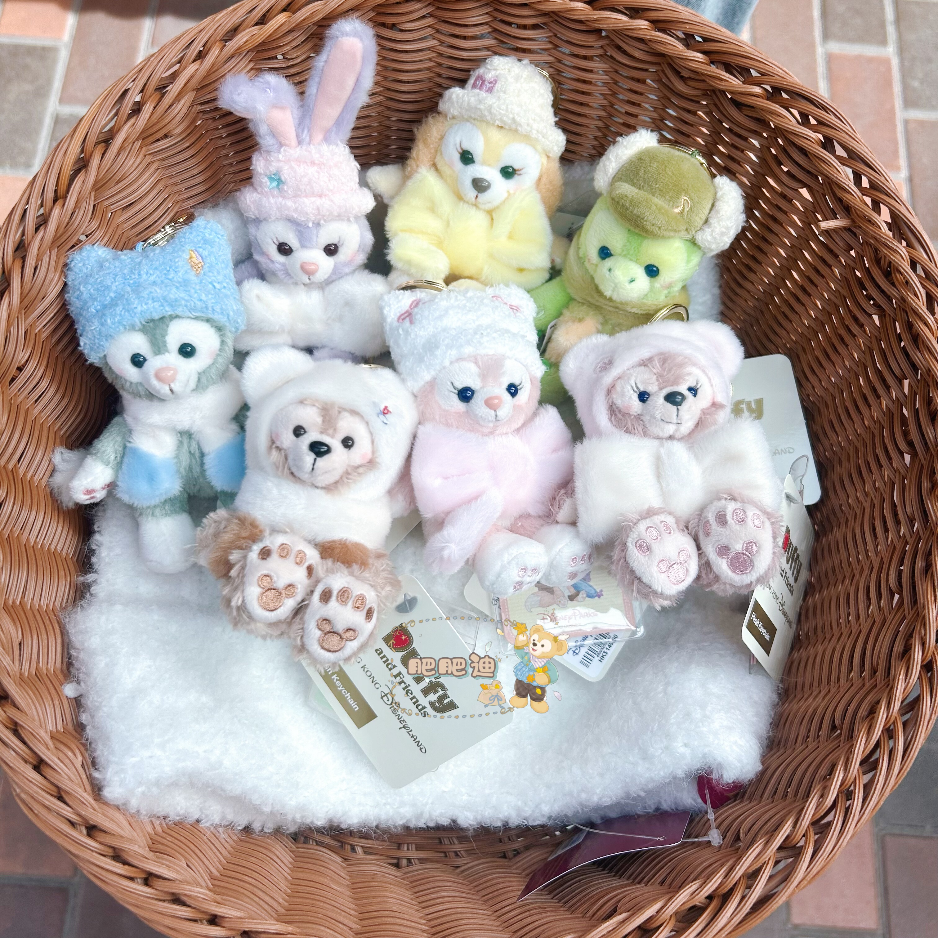 香港2025冬日暖洋洋玲娜贝儿星黛露坐姿挂件达菲玫玫蝴蝶结钥匙扣