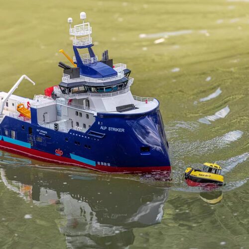 工业船  远洋拖船1:75  遥控船模套裁  激光加工  手工DLY