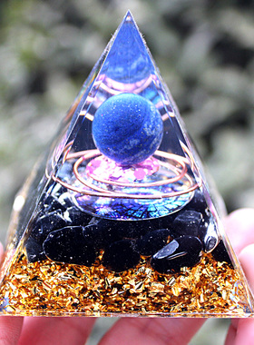 树脂水晶碎石金字塔摆件