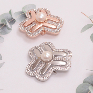 新款铜镶钻妇联标志胸针时尚妇女联合会徽章别针服装配饰品工厂店