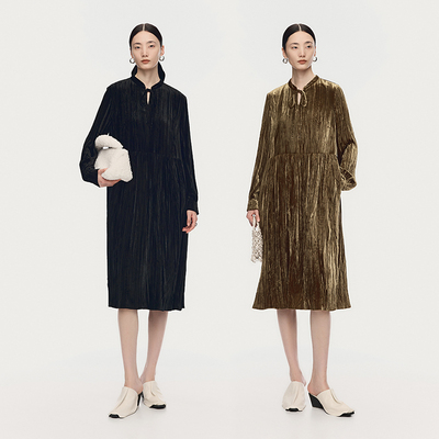 【天猫臻选】AUM噢姆2025年冬季新款系带领丝绒连衣裙黑色长裙女