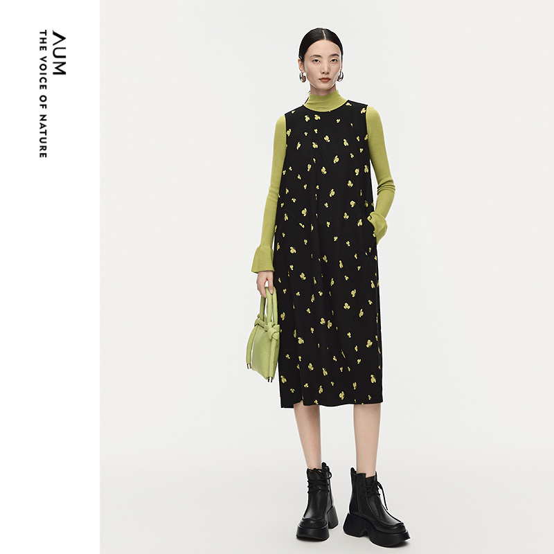 【商场同款】AUM噢姆2025年冬季新款提花针织无袖连衣裙黑色长裙