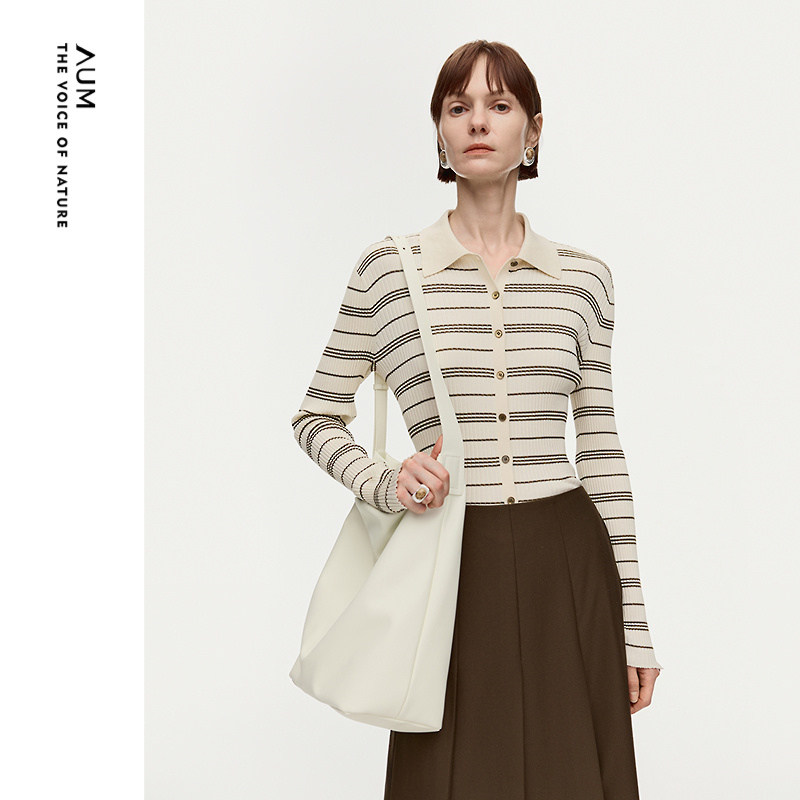 【商场同款】AUM噢姆2026年春季新款翻领条纹坑条肌理感针织开衫,女装/女士精品,毛针织衫,淘宝优惠券,粉丝福利购,淘宝优惠卷