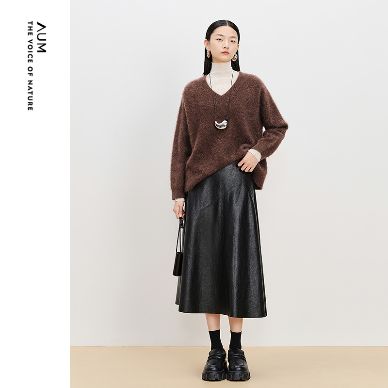 【商场同款】AUM噢姆冬季牦牛绒针织箱型宽松V领拉绒套头衫上衣女