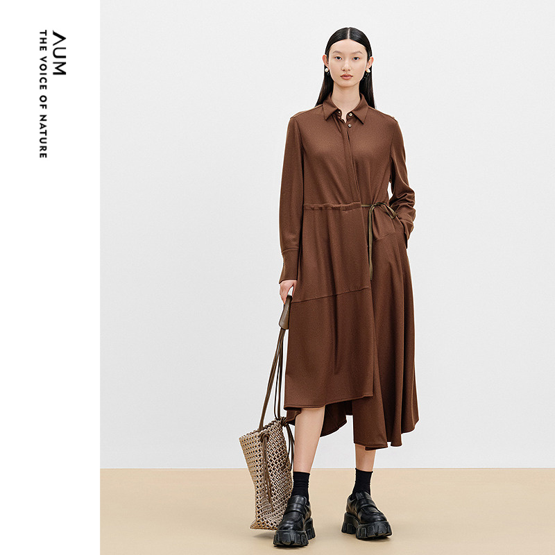 【天猫臻选】AUM噢姆冬季气质绑带不规则羊毛针织裙压褶连衣裙女