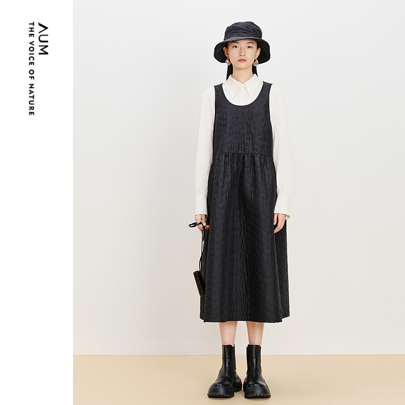 【商场同款】AUM噢姆冬季绗缝夹棉提花背心裙黑色休闲无袖连衣裙