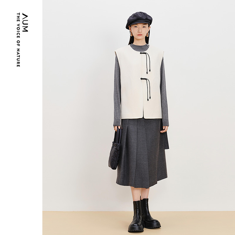 【商场同款】AUM噢姆冬季全毛绉感双面呢无领撞色盘扣白色马甲女