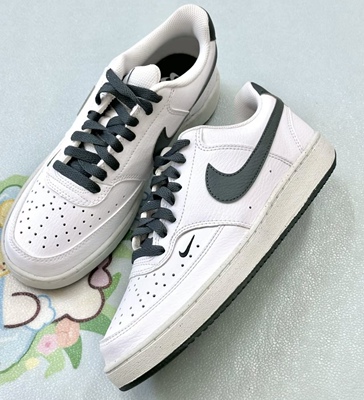 耐克Nike Court Vision Low舒适复古低帮板鞋女款FV9952-101