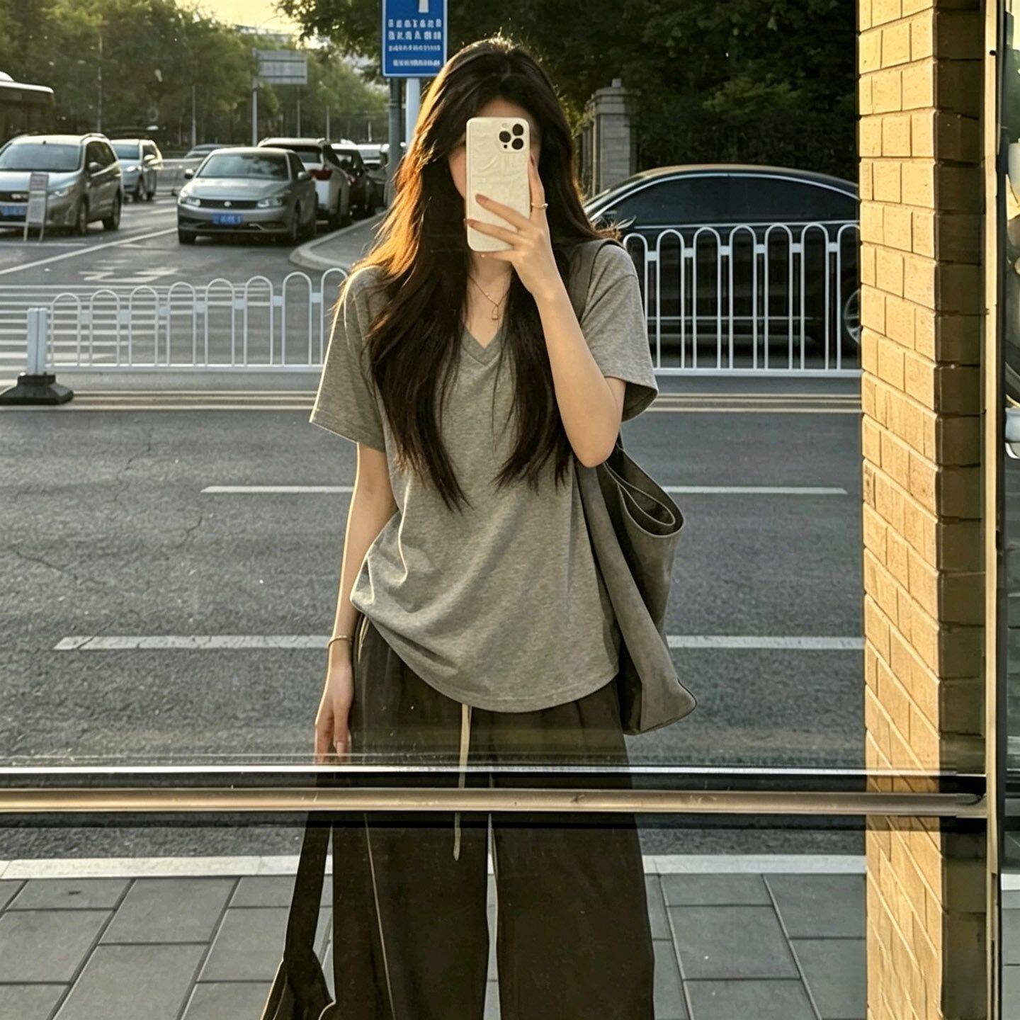 韩系慵懒风正肩V领纯色短袖T恤女夏韩版宽松显瘦半袖上衣简约百搭