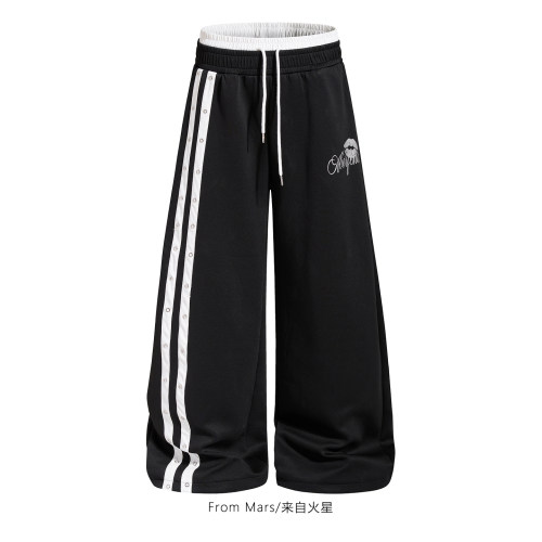 侧边白条阔腿字母印花休闲卫裤