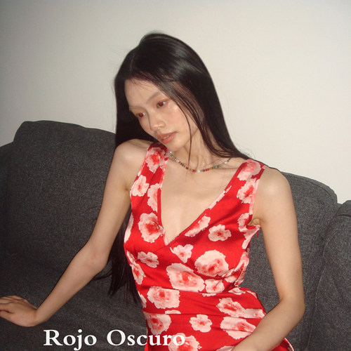 RojoOscuroV领性感正红色连衣裙