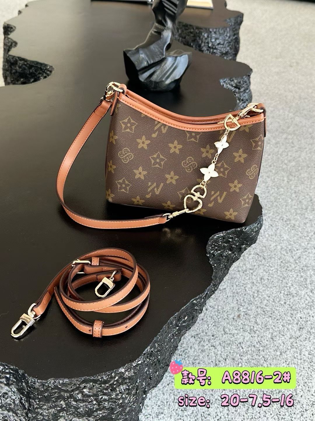 优草坊女包新款小众设计高品质腋下包购物袋时尚百搭单肩斜挎包潮