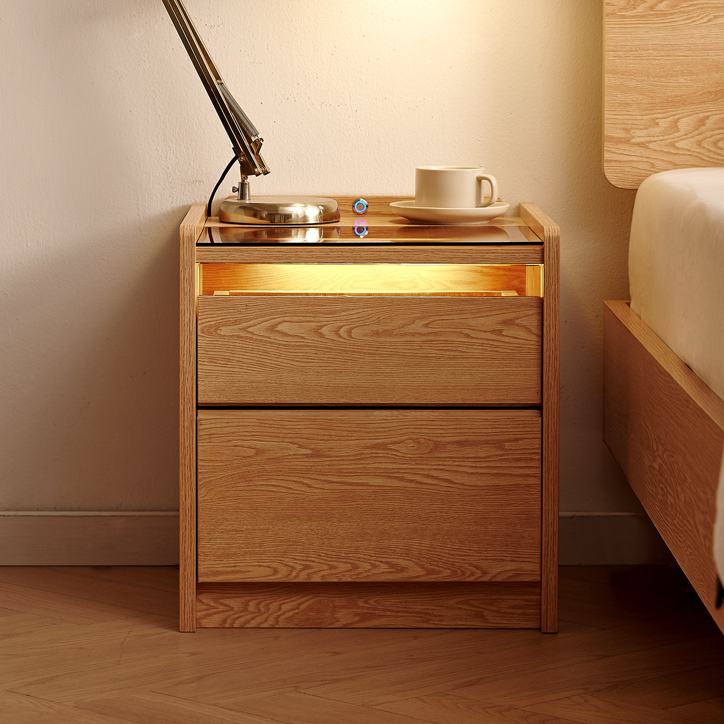 木兜家具家用卧室储物带灯床头柜现代简约实木床边柜原木风收纳柜