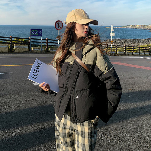 冬季新款保暖舒适羽绒服女短款连帽拼接小个子韩版时尚宽松外套