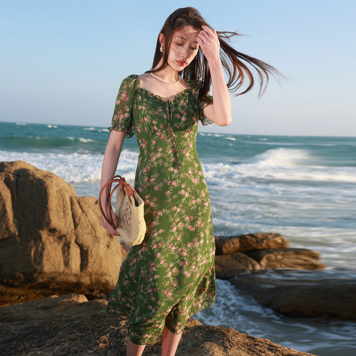 若潮大码女装2026夏季新款法式方领连衣裙雪纺碎花中长胖MM