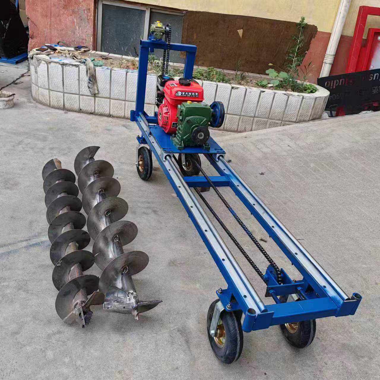 支护边坡打地锚孔小型汽油钻机过路横向打洞机手持水平螺旋打坑机