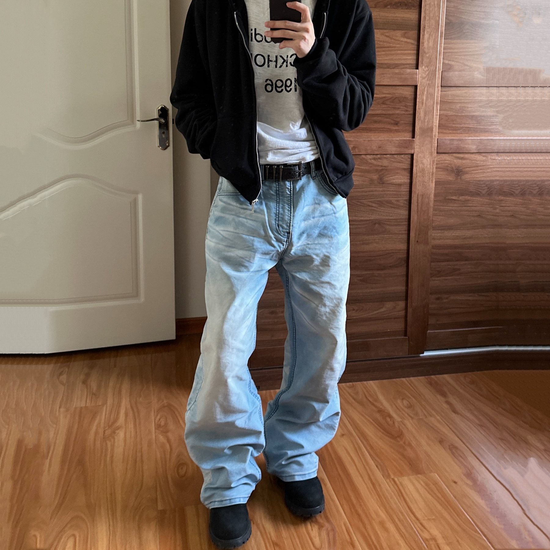 美式复古猫须冰蓝水洗牛仔裤直筒