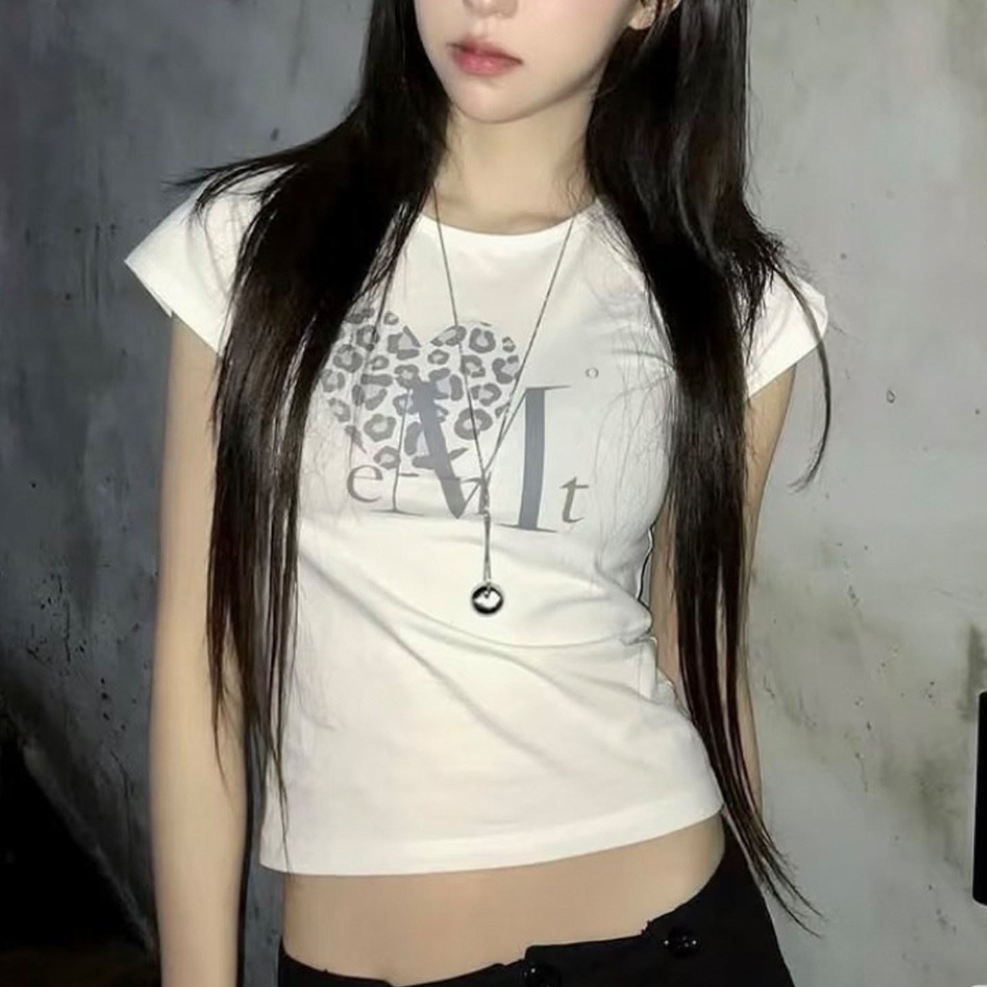 ins穿搭美式辣妹风豹纹字母印花短袖T恤女白色圆领修身显瘦上衣