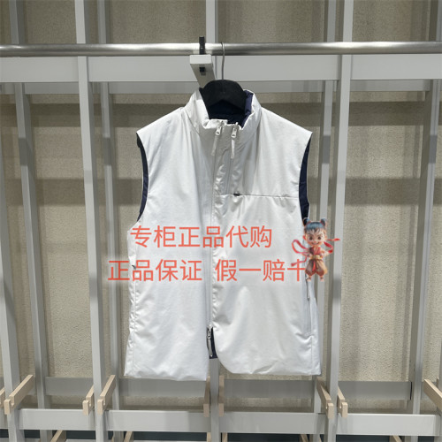 速写羽绒马甲9Q0C10090