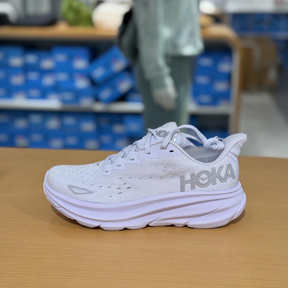 HOKAONEONEClifton9跑步鞋
