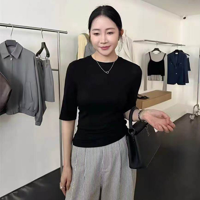 黑色立领中袖T恤女春秋新款显瘦内搭打底衫修身半高领五分袖上衣