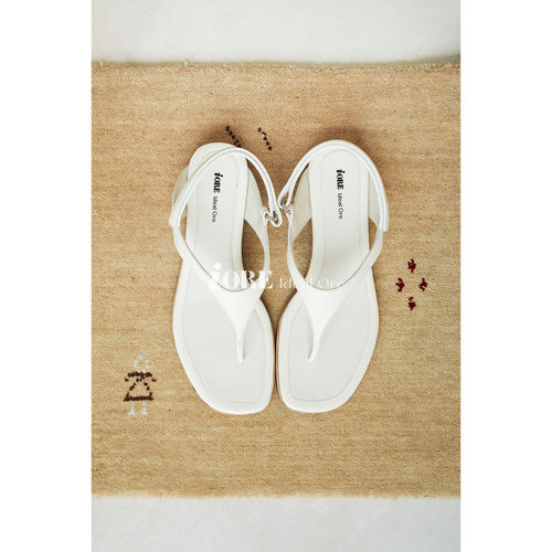 IORE理想矿石极简线条人字凉鞋